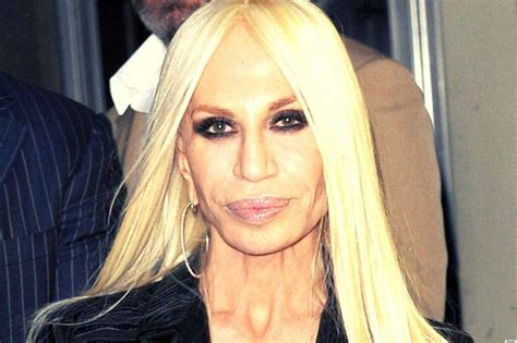 foto donatella versace dopo morte|Biografia della stilista Donatella Versace, dalla morte di Gianni .